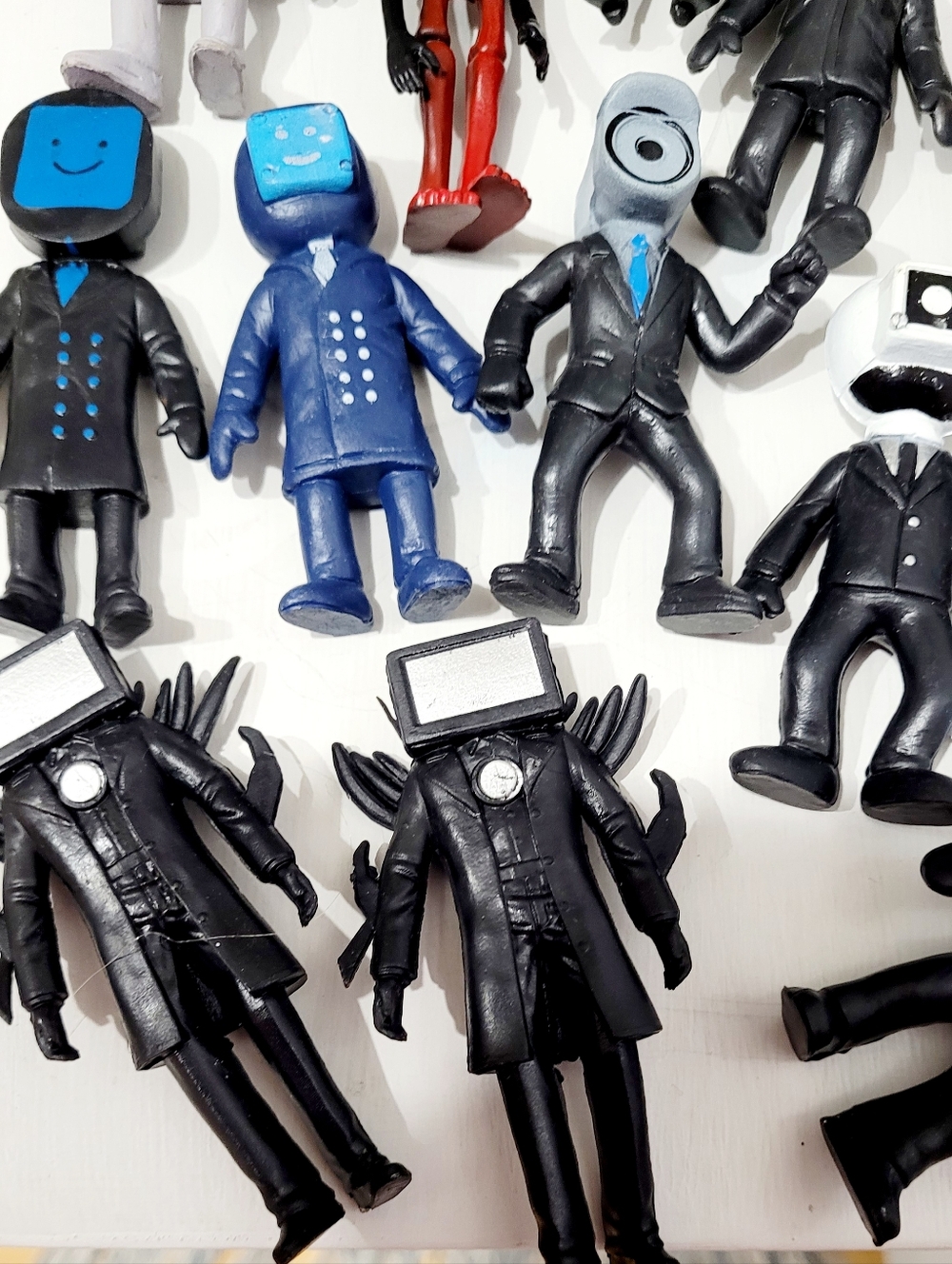 Skibidi Toilet Figure Lot of 24 Cameraman TV Man Speaker Man Mixed Characters - Picture 7 of 7